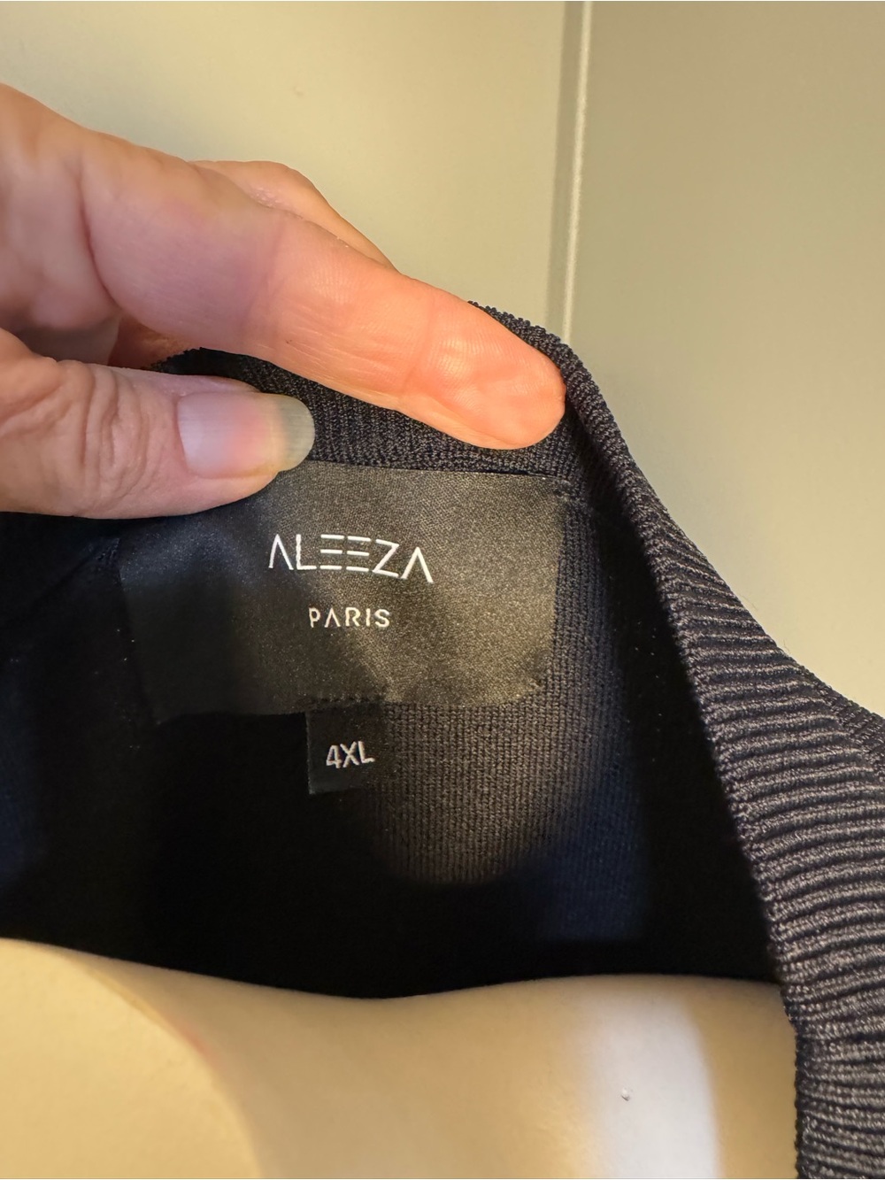Aleeza Paris Black 1X Tunic with gold buttons. - Picture 4 of 8